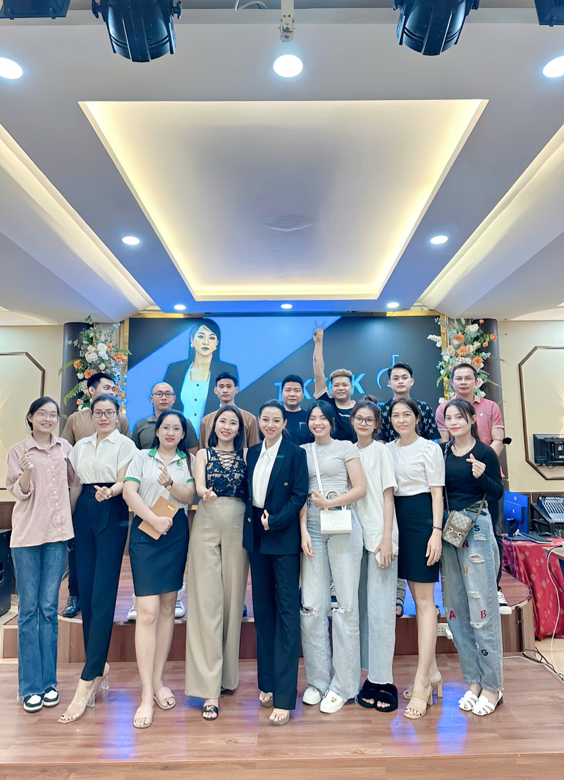 Nhóm học viên cùng MySa Coach